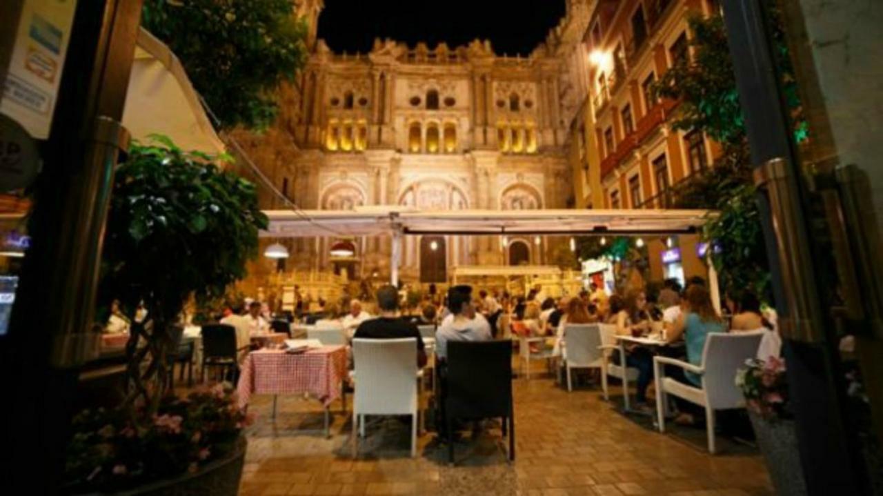 Апартаменты Skysea Holidays Malaga Bailen Экстерьер фото